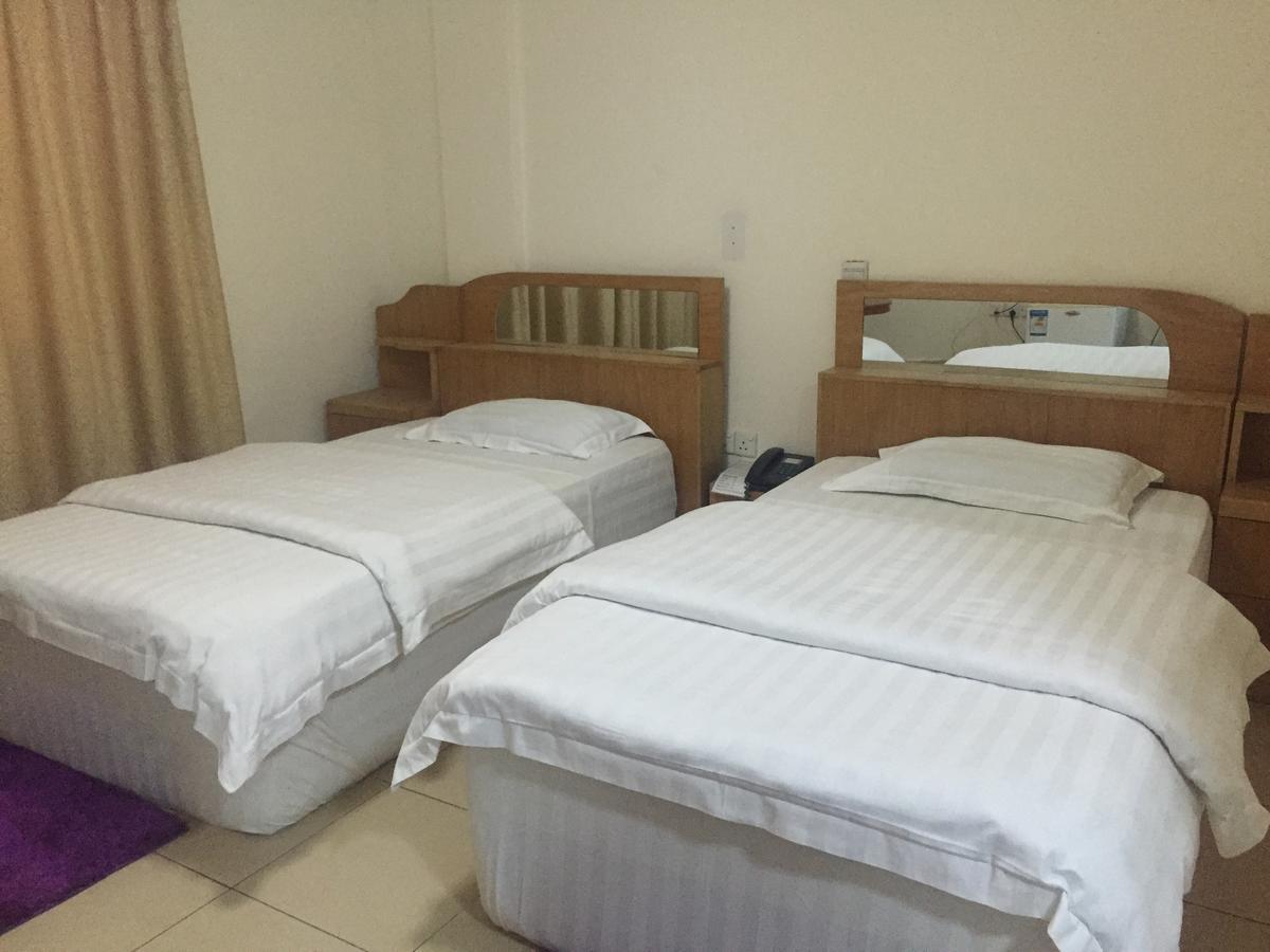 Ampomaah Hotel أكرا المظهر الخارجي الصورة