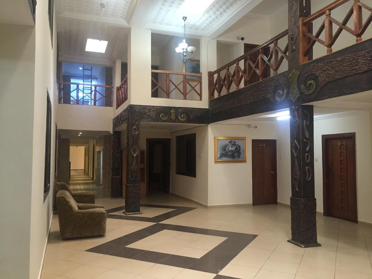 Ampomaah Hotel أكرا المظهر الخارجي الصورة