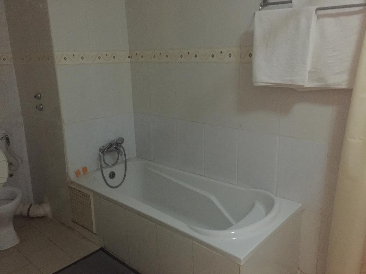 Ampomaah Hotel أكرا الغرفة الصورة