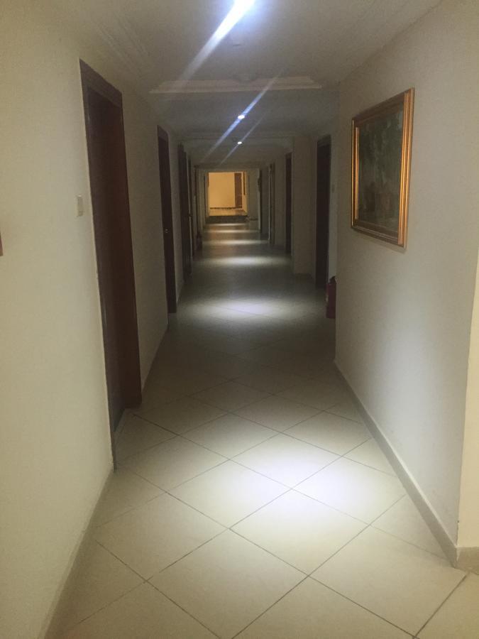 Ampomaah Hotel أكرا المظهر الخارجي الصورة
