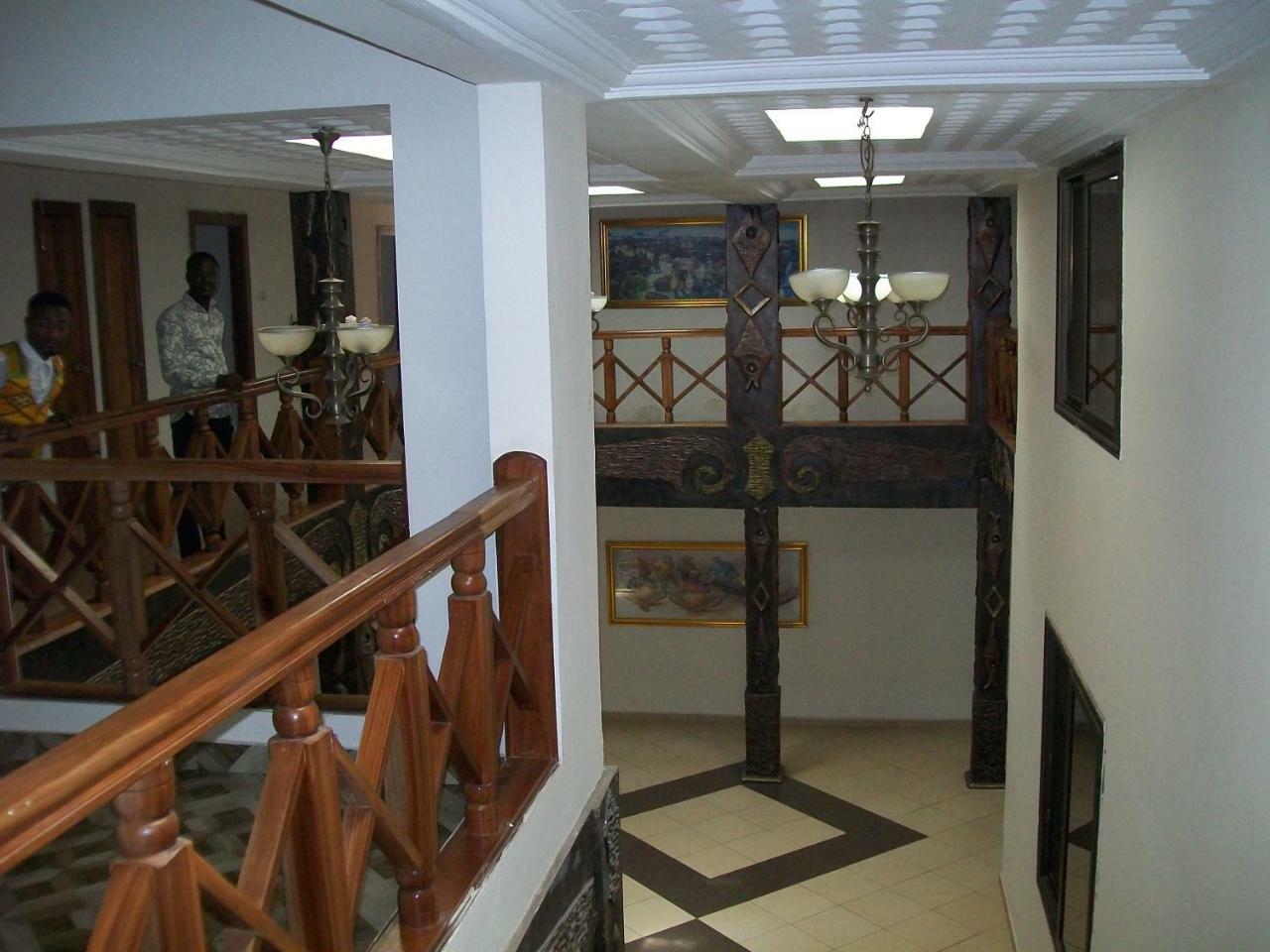 Ampomaah Hotel أكرا المظهر الخارجي الصورة